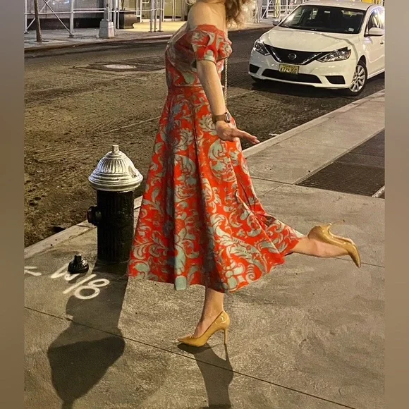 ALICE + OLIVIA FREDIA PUFF SLEEVE MIDI DRESS IN SIZE 2 - Picture 4 of 7